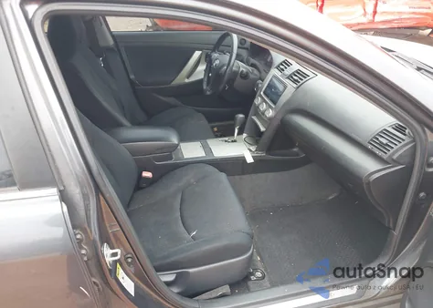 2010 Toyota Camry Se z USA, uszkodzony, nr VIN 4T1BF3EK0AU028678